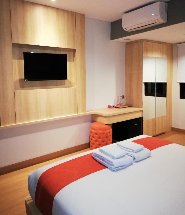 The Nyaman Motel Jakarta Exterior photo