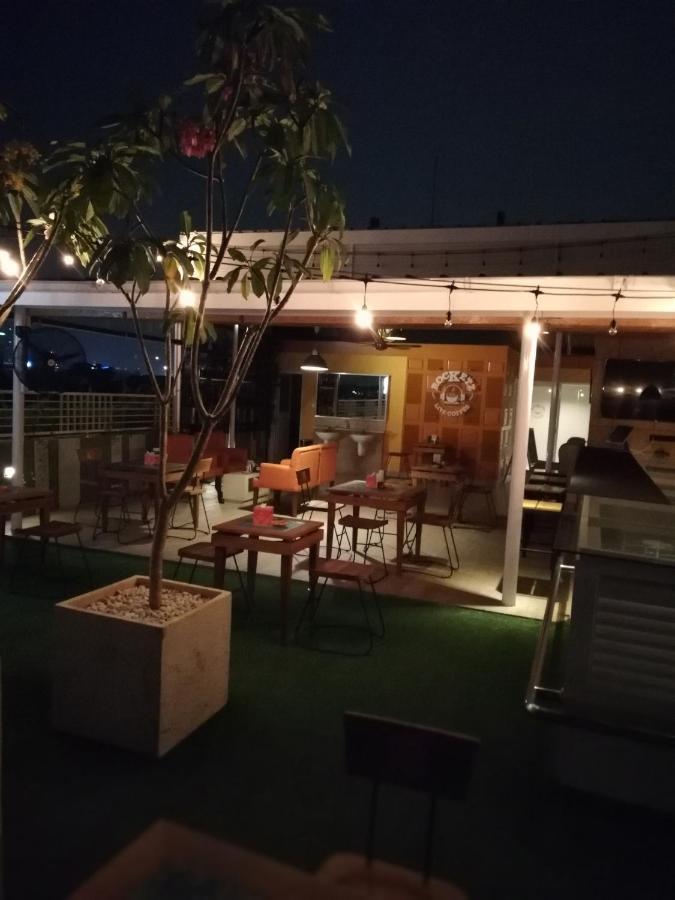 The Nyaman Motel Jakarta Exterior photo